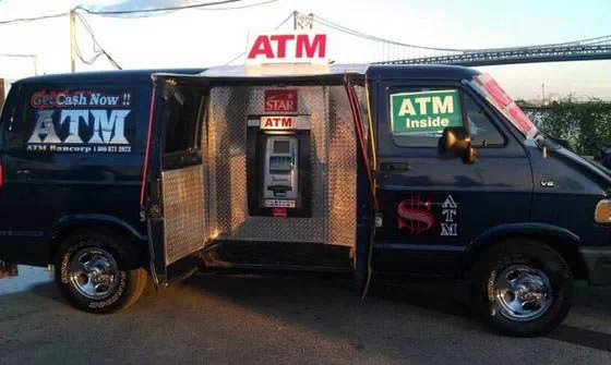见过移动的ATM机吗？